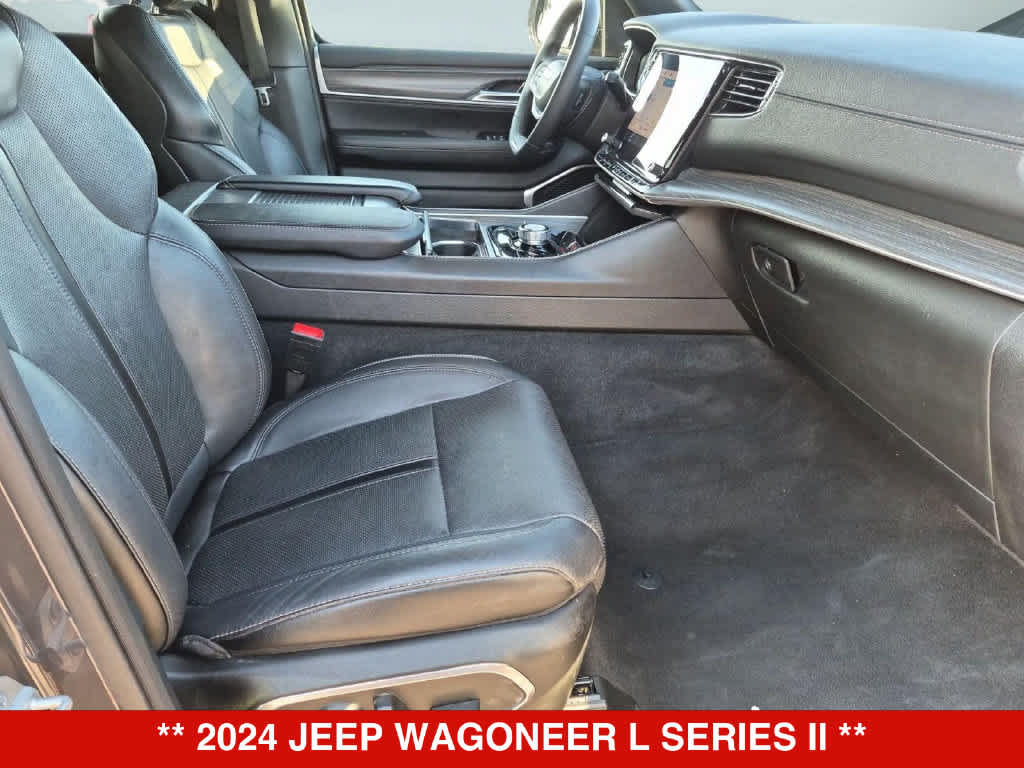 Used 2024 Jeep Wagoneer L Series II AWD/4WD image 21