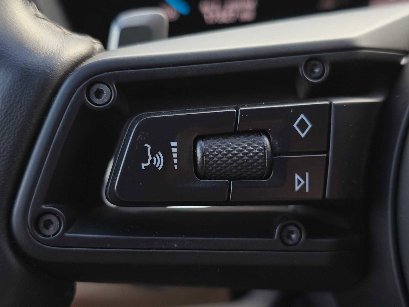 Used 2024 Porsche Cayenne S image 33