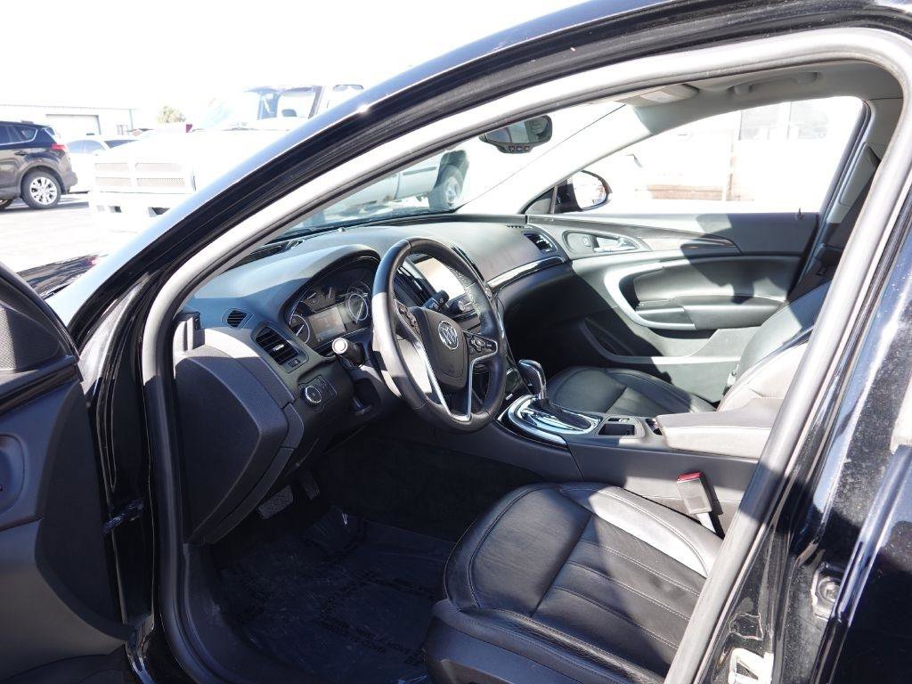 Used 2017 Buick Regal Sport Touring image 13
