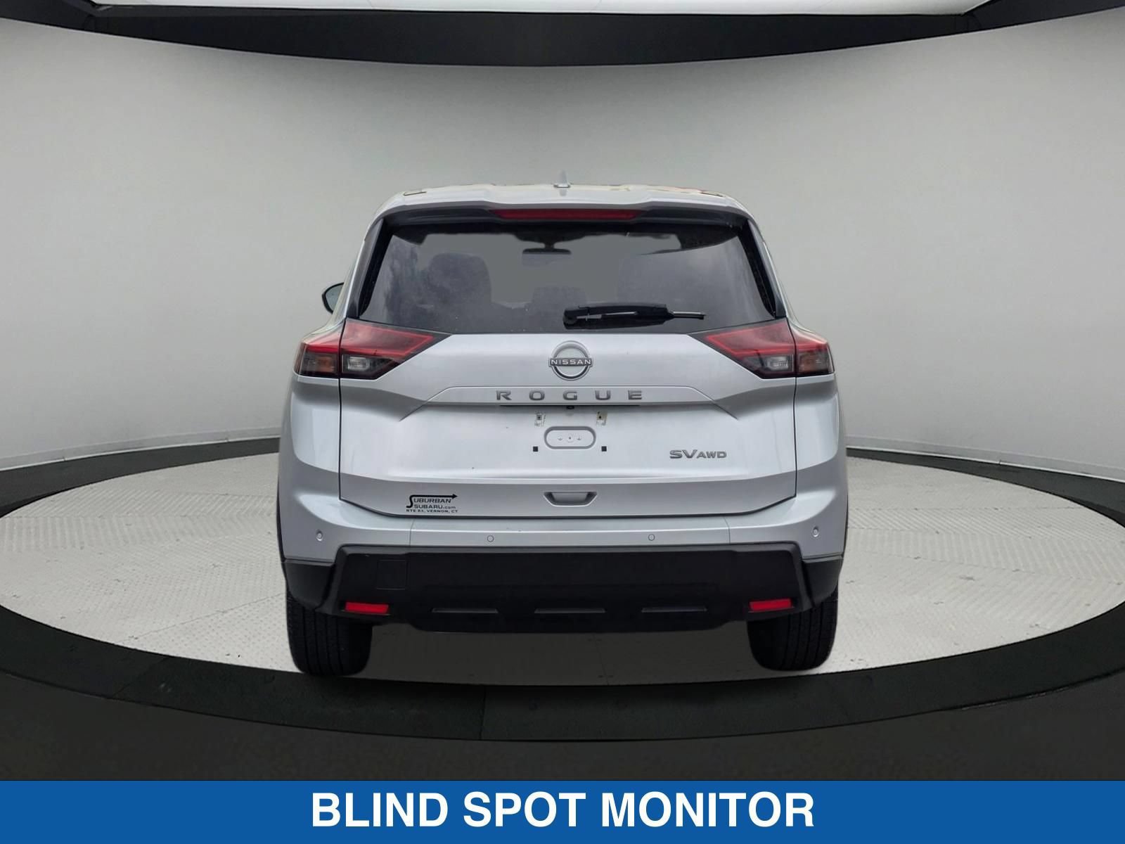 Used 2024 Nissan Rogue SV AWD/4WD image 5