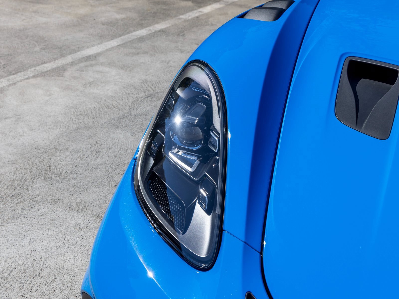 Certified 2024 Porsche 718 Boxster Spyder RS w/ Light Design Package image 19