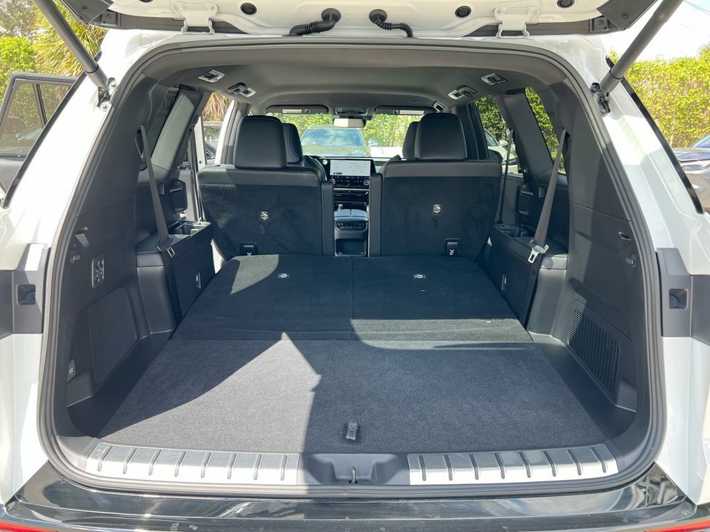 Certified 2025 Lexus TX 500h AWD w/ Technology Package image 21