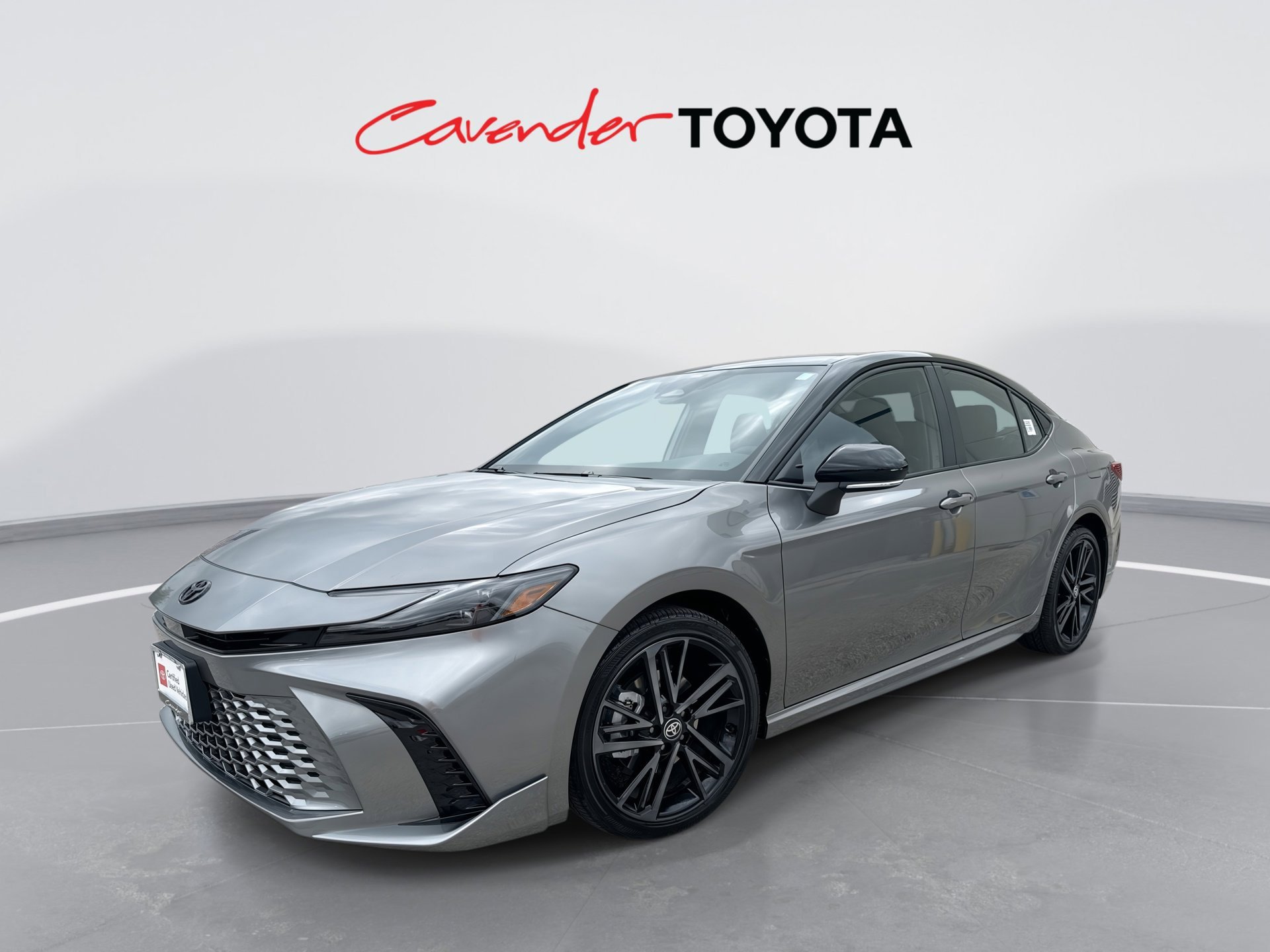 Used 2025 Toyota Camry XSE FWD image 1