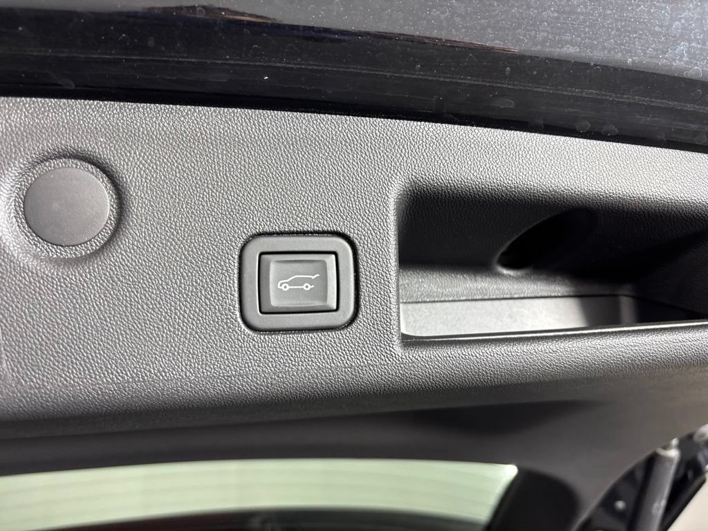 Certified 2023 Chevrolet Equinox LT AWD/4WD image 9