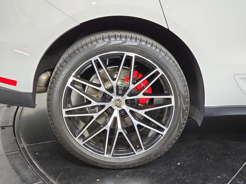 Certified 2025 Porsche Macan S AWD/4WD image 29