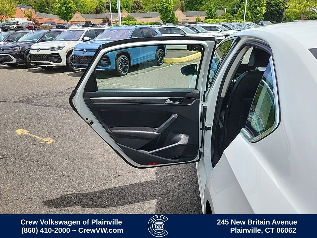 Used 2018 Volkswagen Passat 2.0T SE FWD image 47
