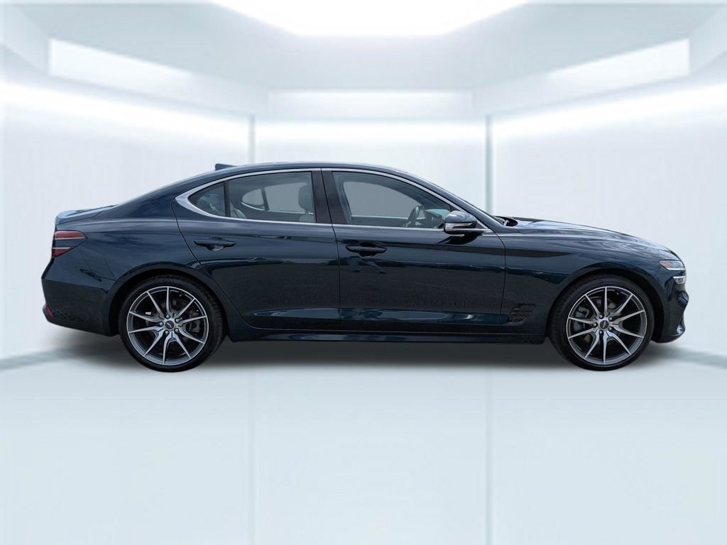 Used 2023 Genesis G70 2.0T image 7