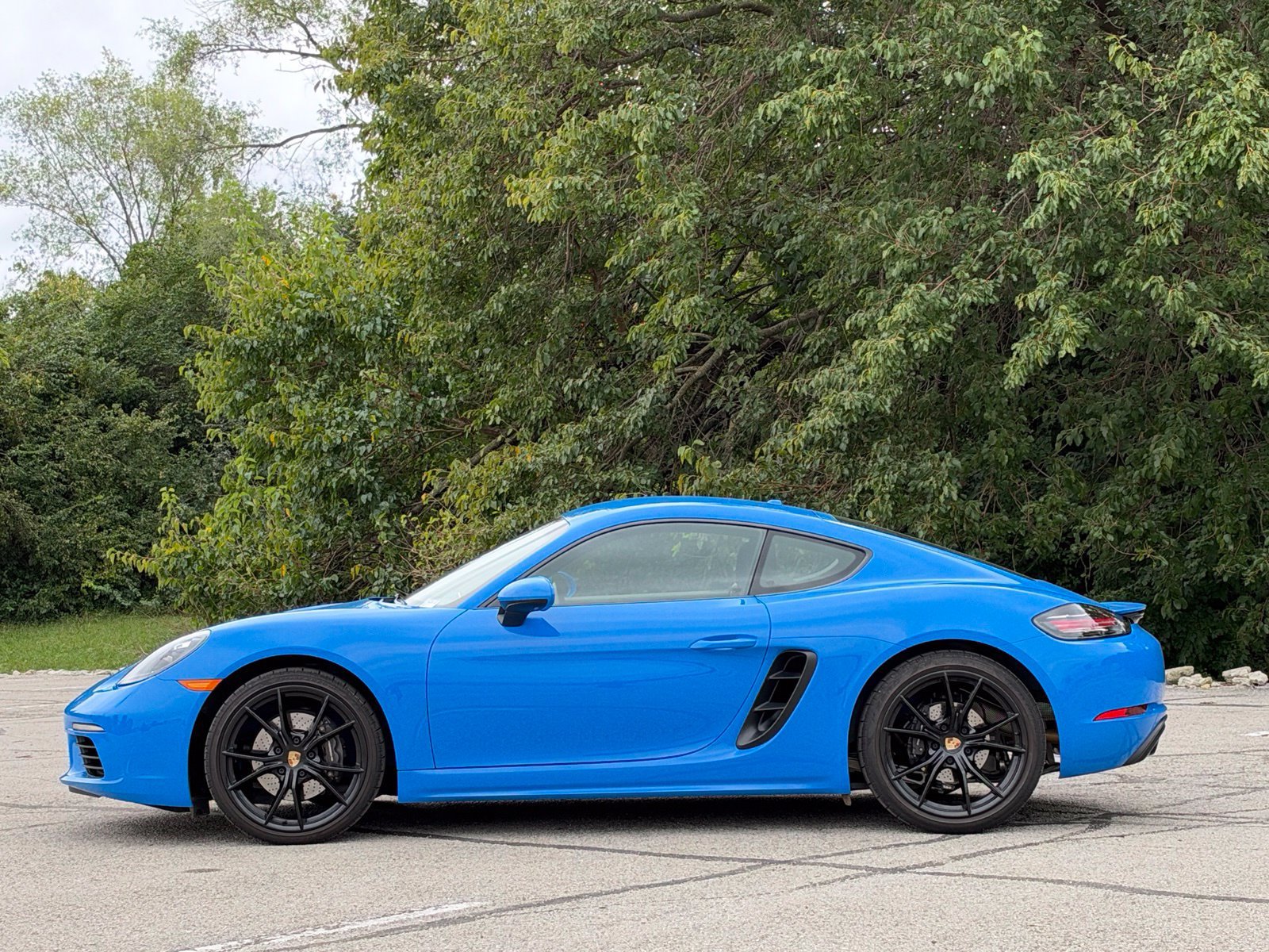 Certified 2025 Porsche 718 Cayman RWD image 2