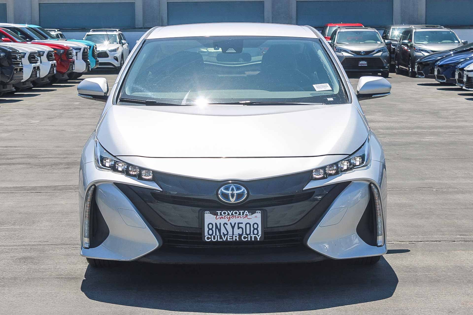 Certified 2017 Toyota Prius Prime Premium FWD image 2