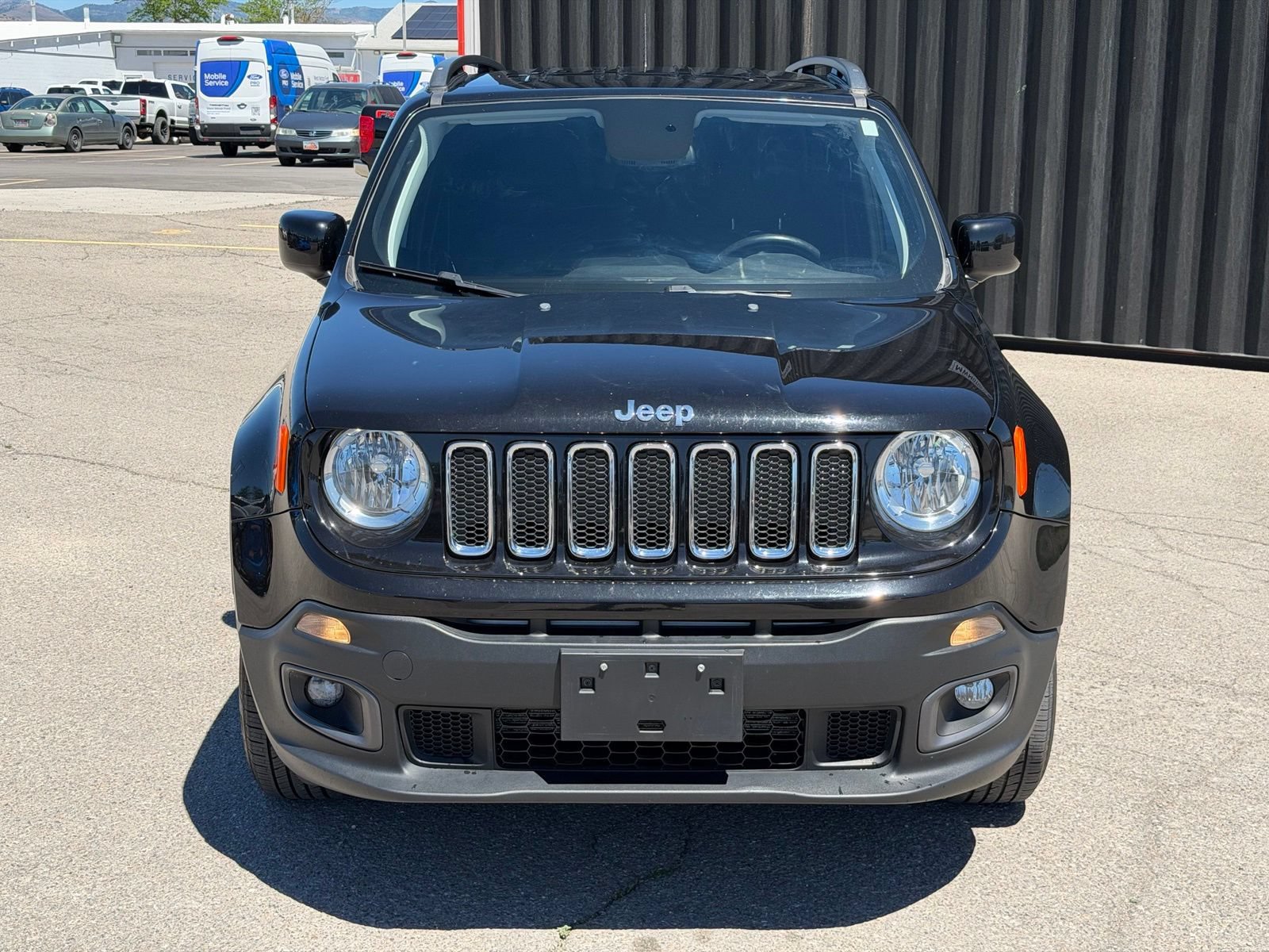 Used 2018 Jeep Renegade Latitude w/ Cold Weather Group AWD/4WD image 3