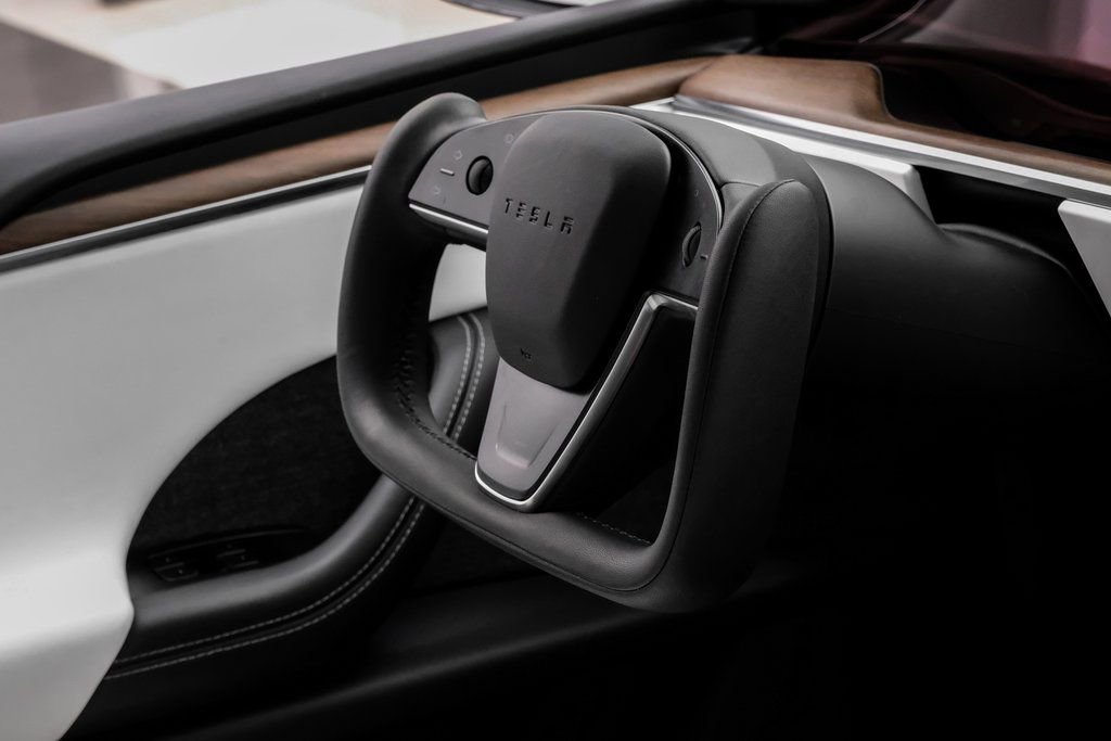 Used 2023 Tesla Model X image 25