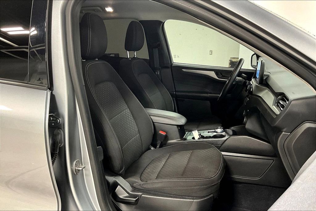 Used 2023 Ford Escape Active image 10