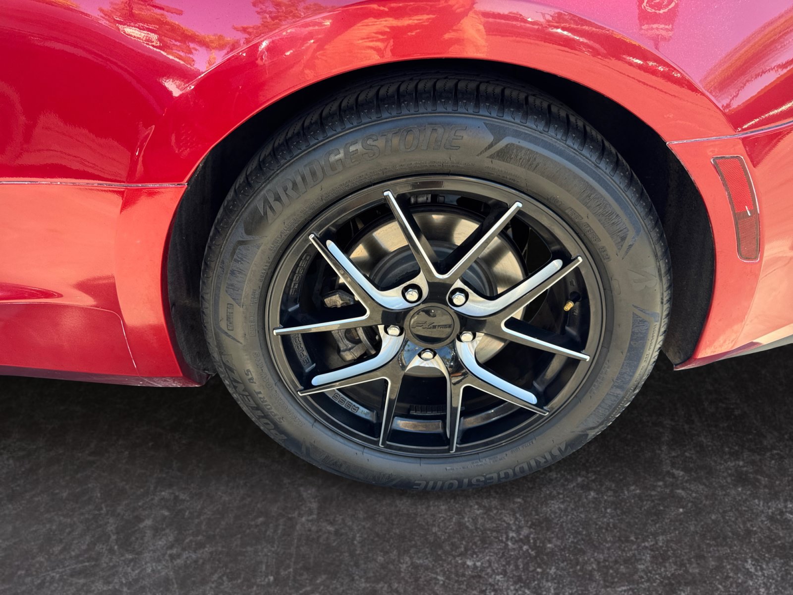 Used 2020 Chevrolet Camaro LT RWD image 14