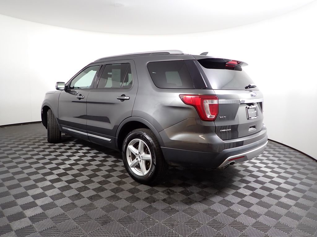 Used 2017 Ford Explorer XLT w/ Equipment Group 202A image 13