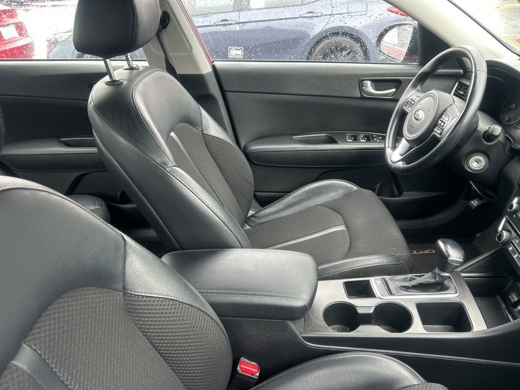 Used 2018 Kia Optima S w/ Panoramic Sunroof Package image 4