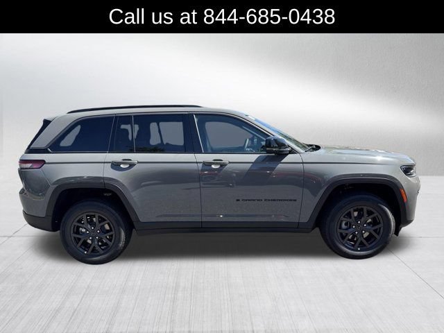 New 2027 Jeep Grand Cherokee Altitude AWD/4WD image 4