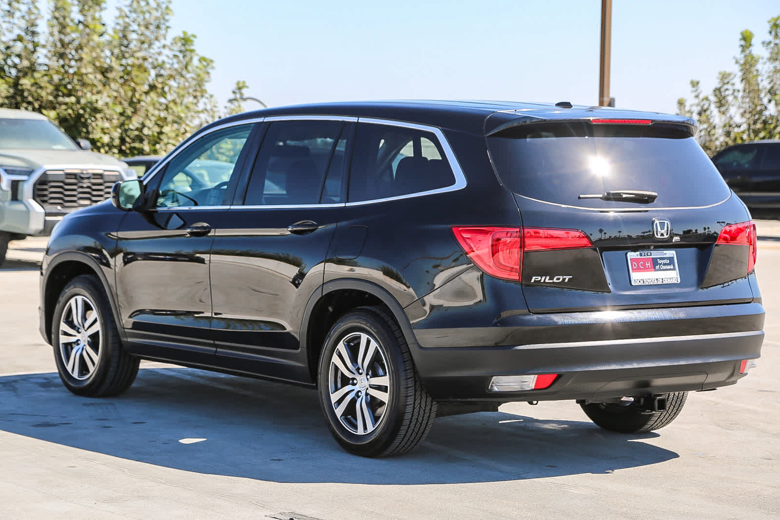 Used 2017 Honda Pilot EX-L image 7