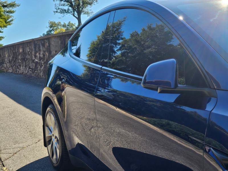 Used 2023 Tesla Model Y Long Range AWD/4WD image 21