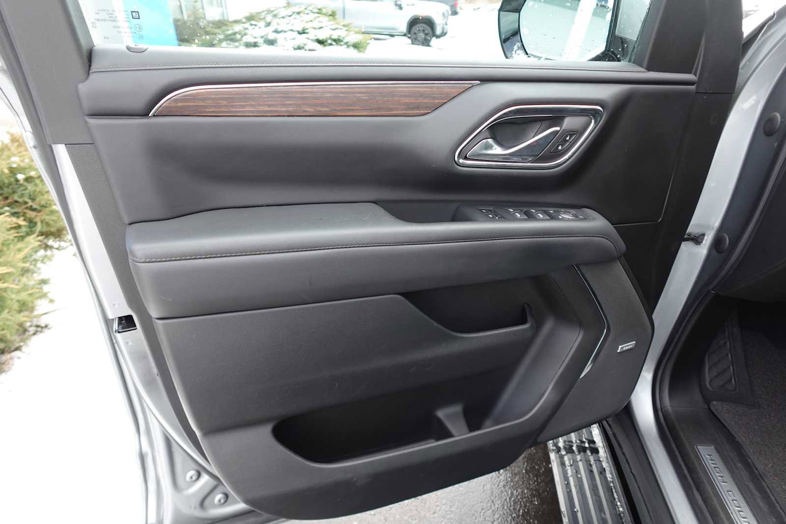 Used 2023 Chevrolet Tahoe High Country w/ Premium Package image 11