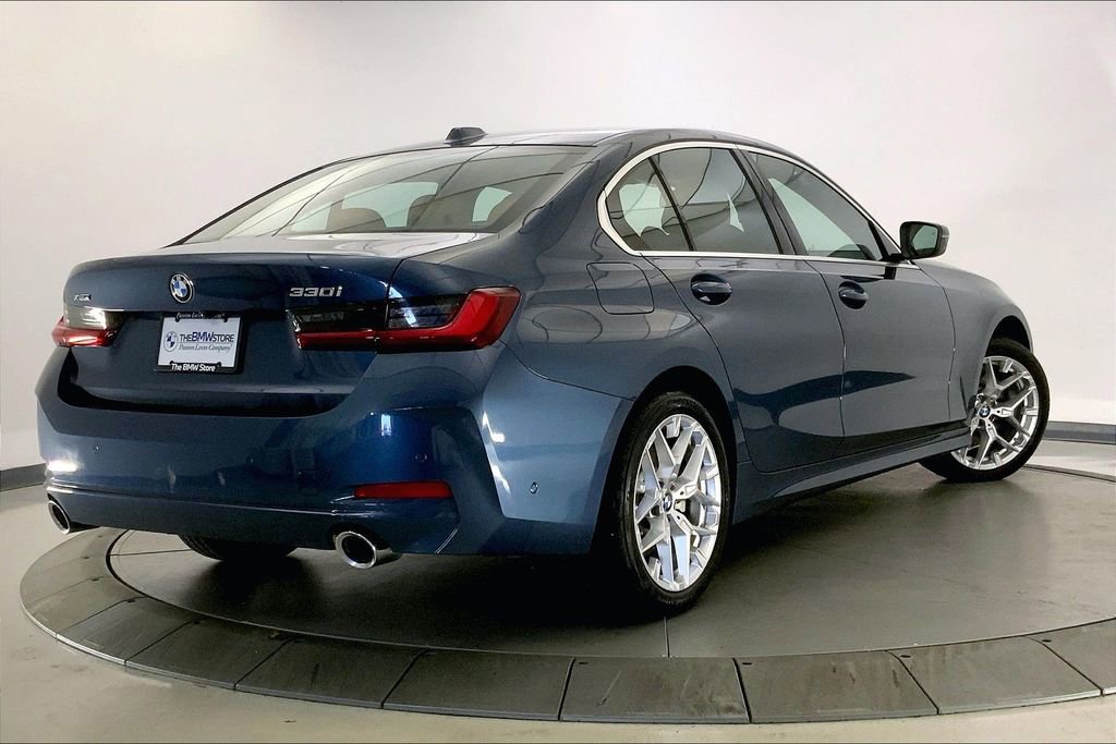 Certified 2025 BMW 330i xDrive Sedan w/ Premium Package AWD/4WD image 12