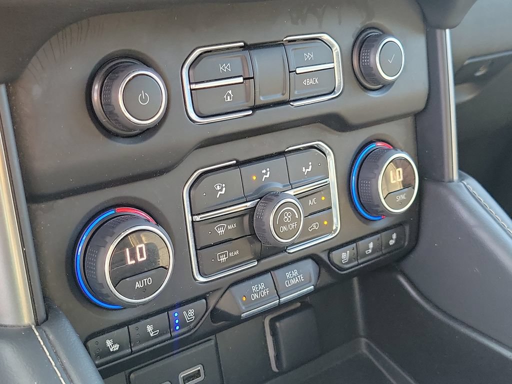 Used 2023 Chevrolet Suburban Premier AWD/4WD image 37