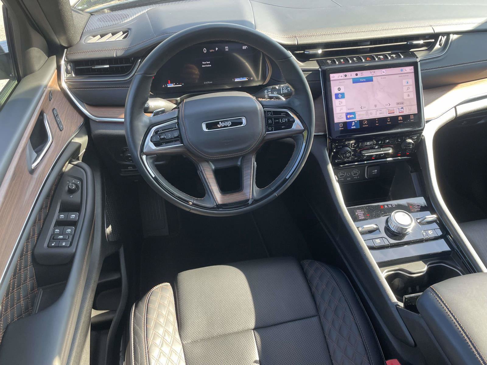 Used 2025 Jeep Grand Cherokee Summit AWD/4WD image 11