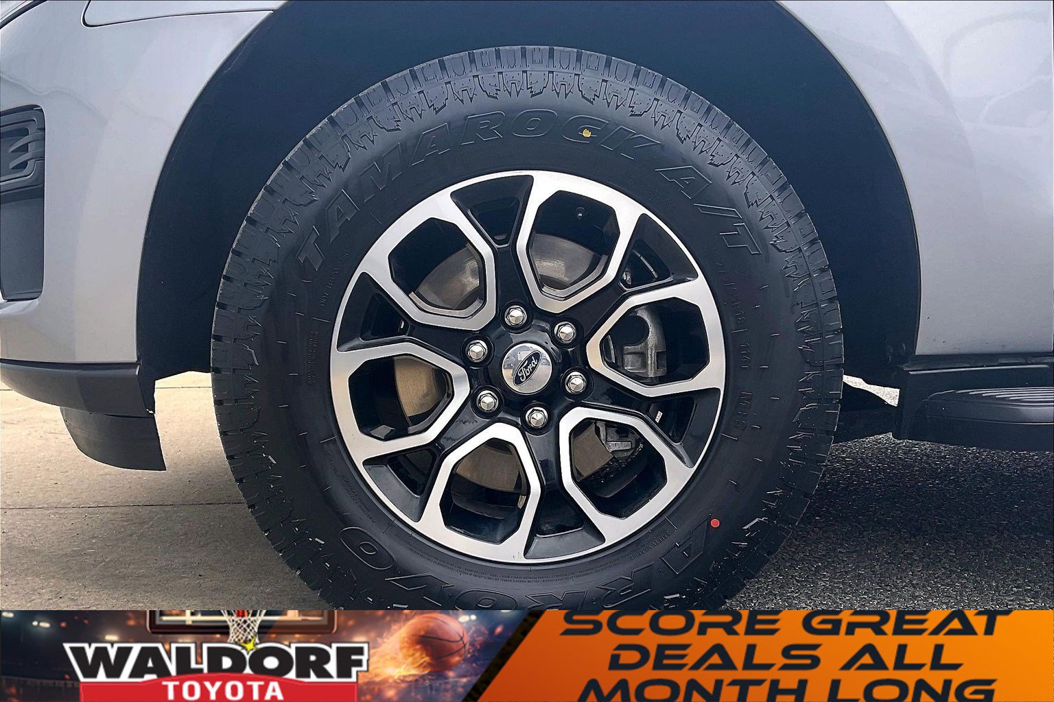 Used 2024 Ford Expedition XLT image 11