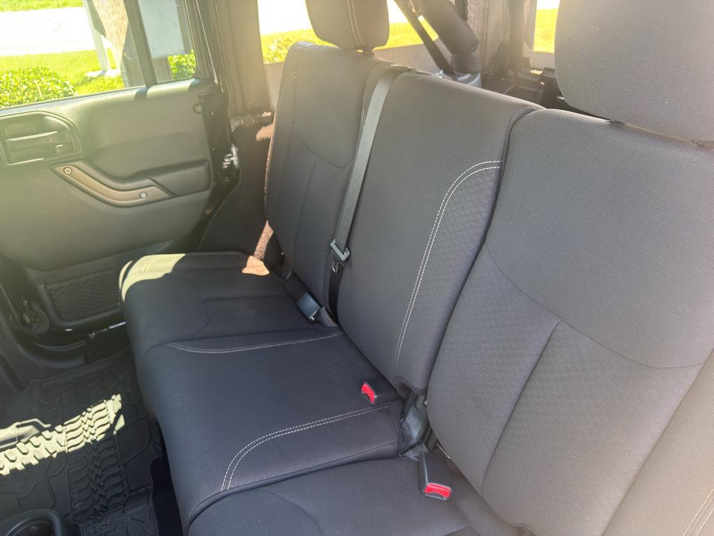 Used 2018 Jeep Wrangler Unlimited Sport AWD/4WD image 32