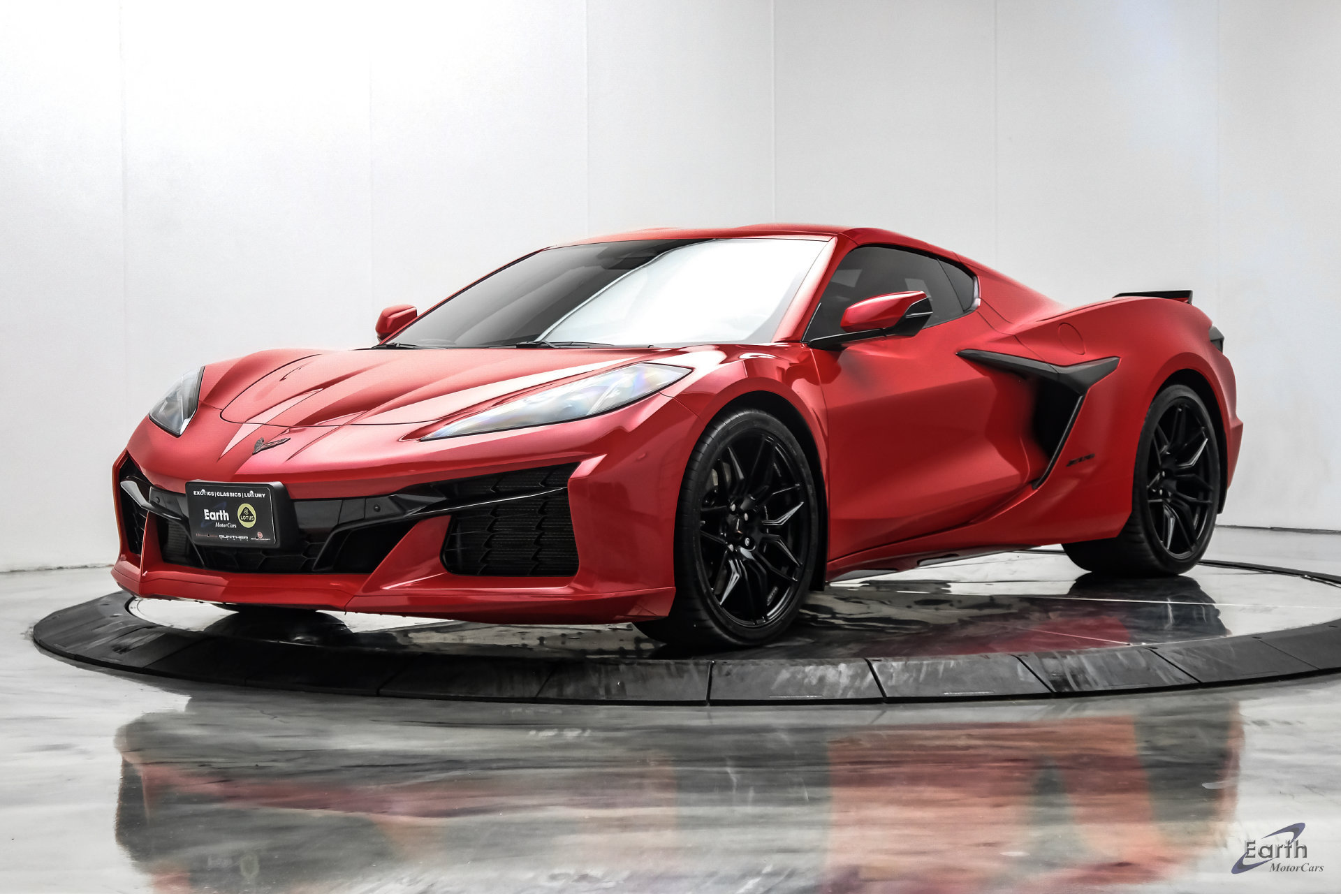 Used 2024 Chevrolet Corvette Z06 RWD image 6