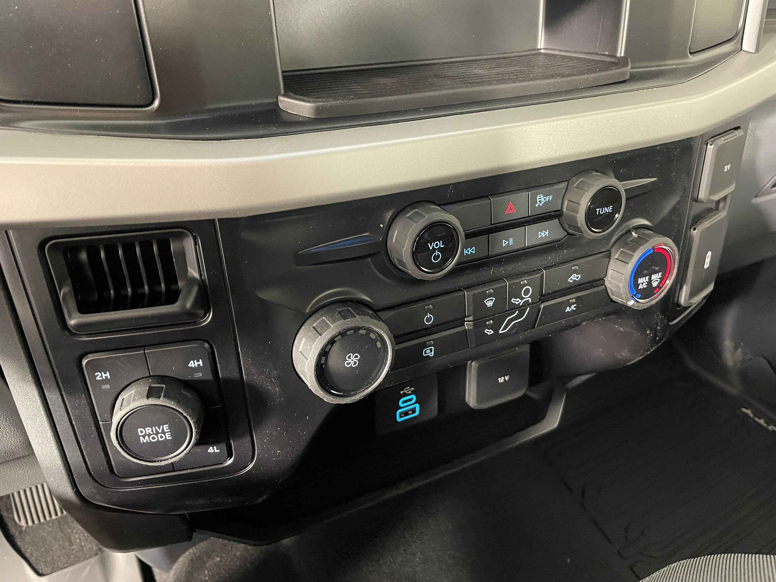 New 2026 Ford F250 XL w/ STX Appearance Package AWD/4WD image 6