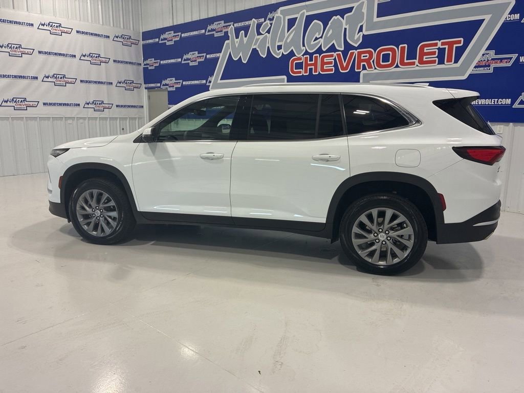 Used 2026 Buick Enclave Preferred AWD/4WD image 3