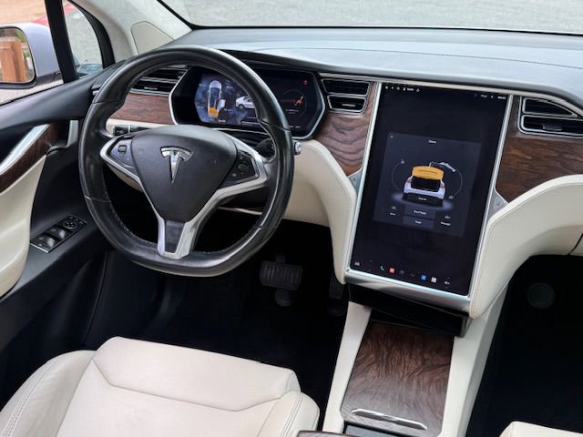 Used 2017 Tesla Model X 75D image 14