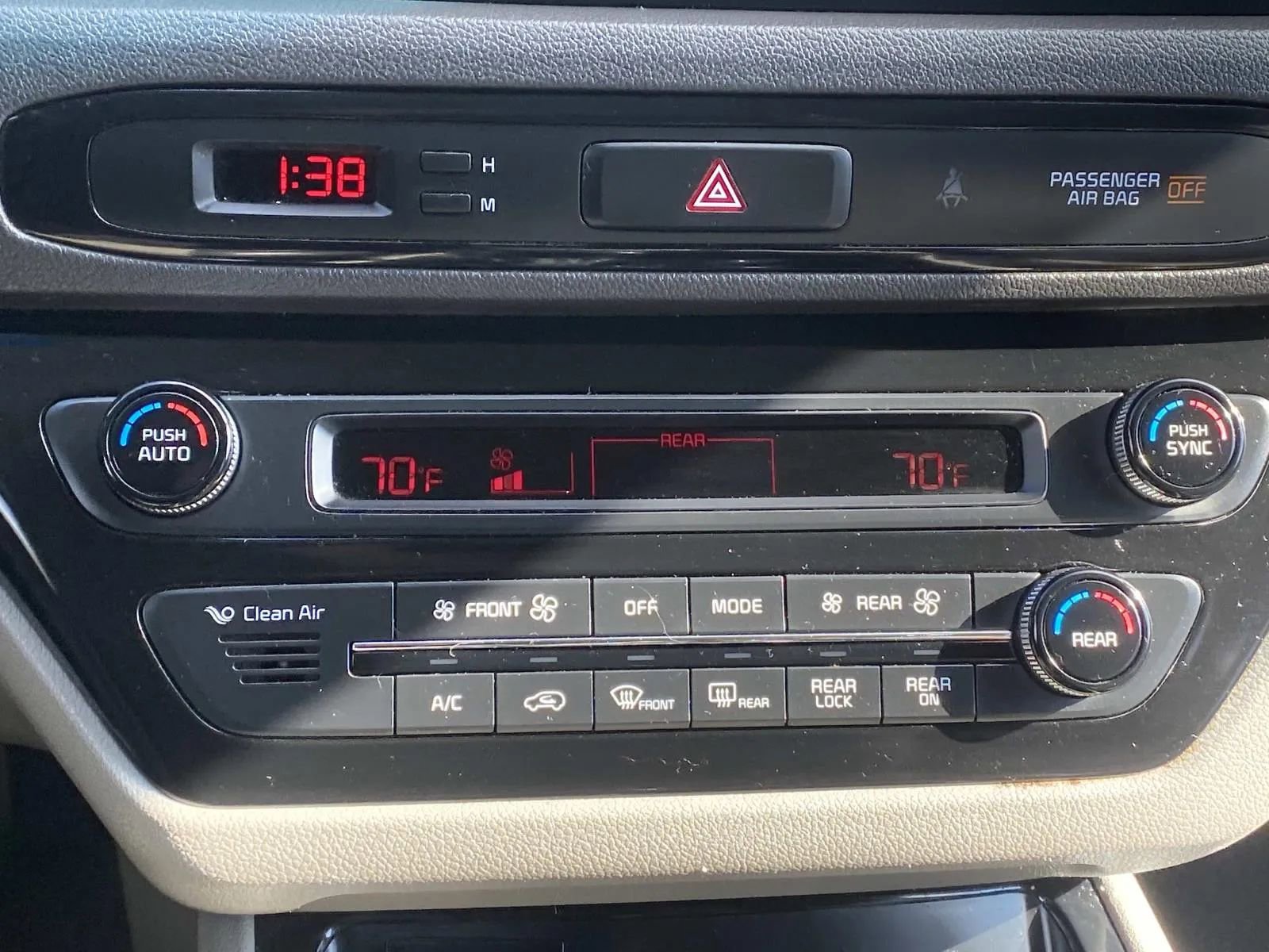 Used 2018 Kia Sedona EX image 27