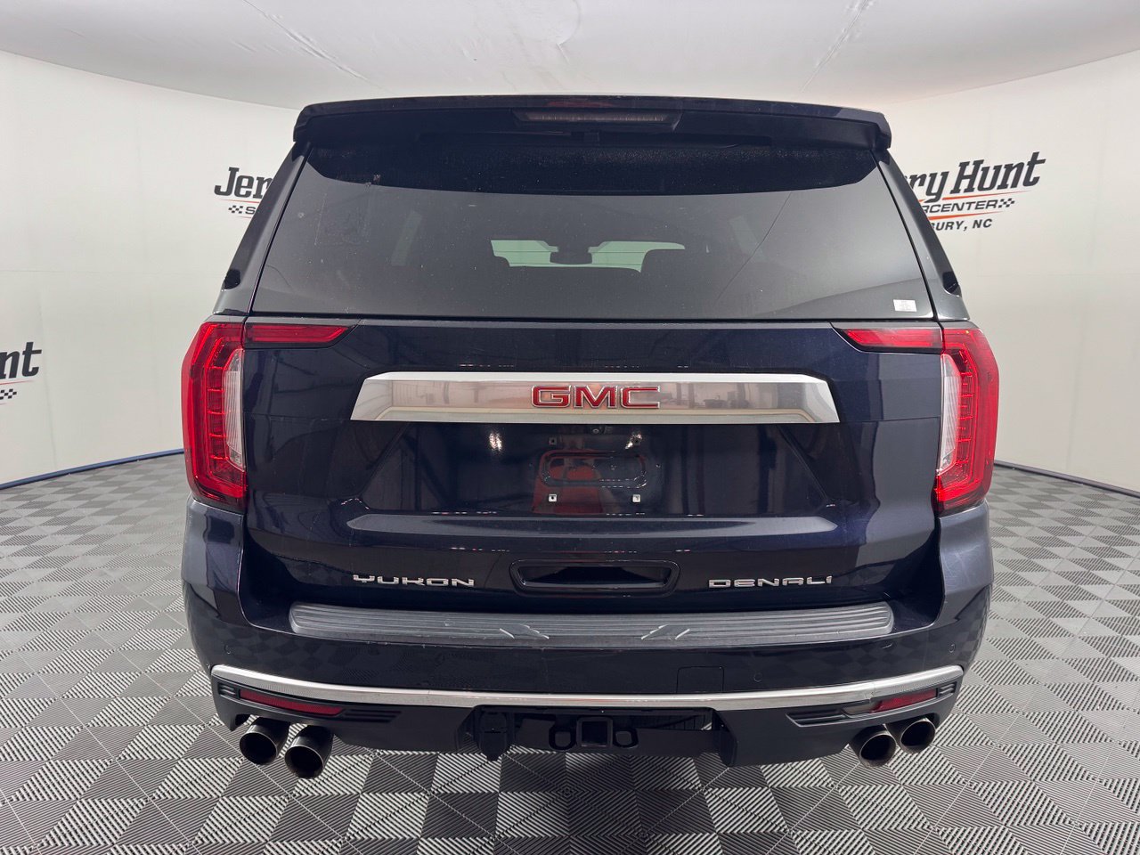 Used 2023 GMC Yukon Denali AWD/4WD image 7