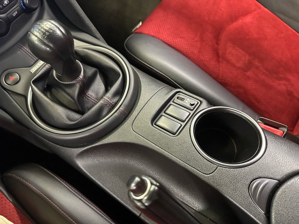 Used 2017 Nissan 370Z NISMO RWD image 13