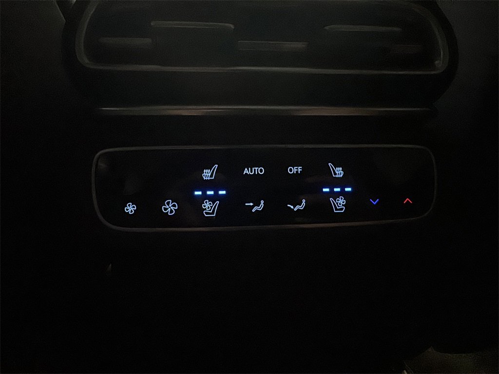 Certified 2025 Genesis GV80 3.5T Prestige image 25