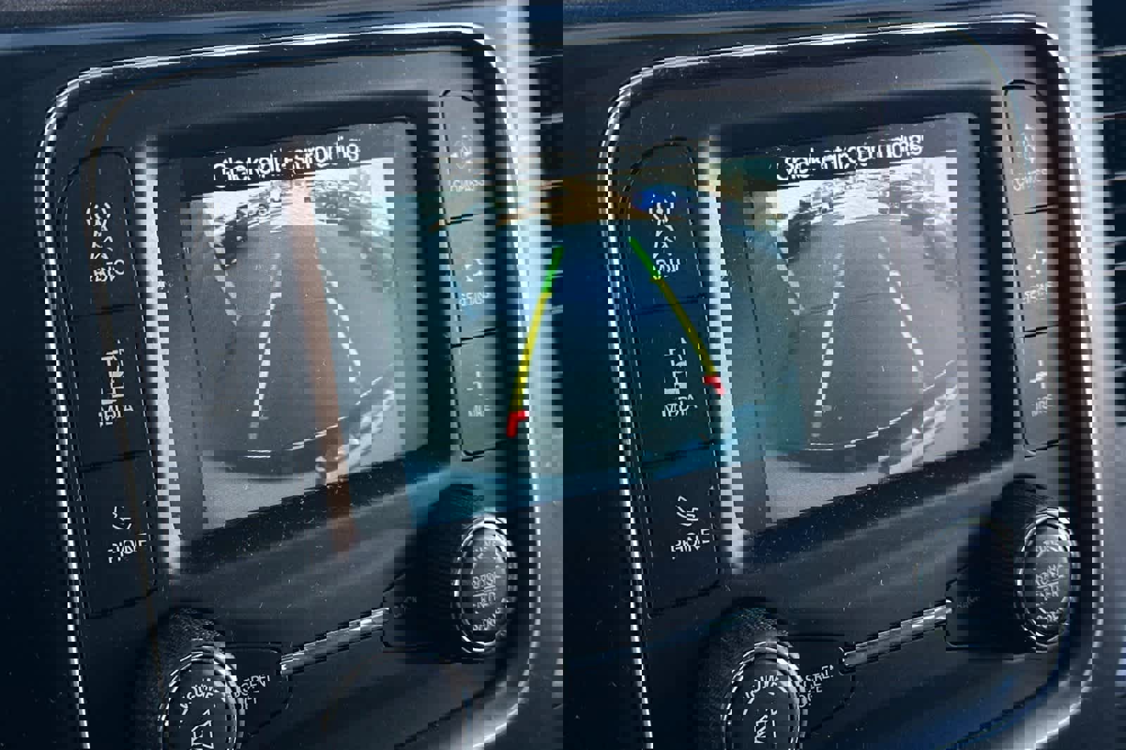 Used 2017 RAM 2500 Tradesman w/ Chrome Appearance Group image 20