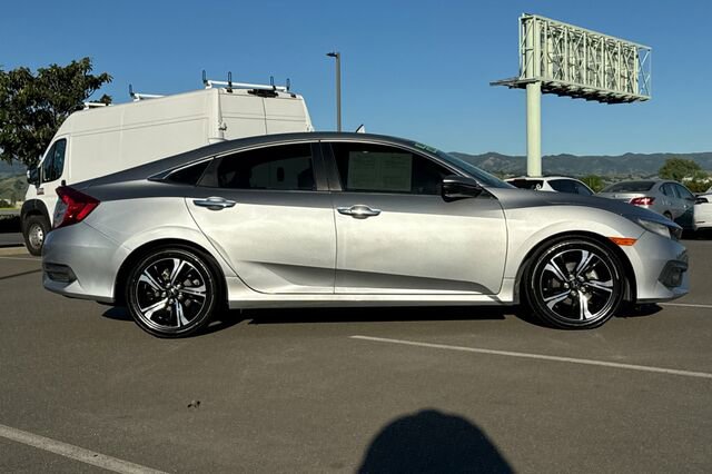 Used 2016 Honda Civic Touring image 3