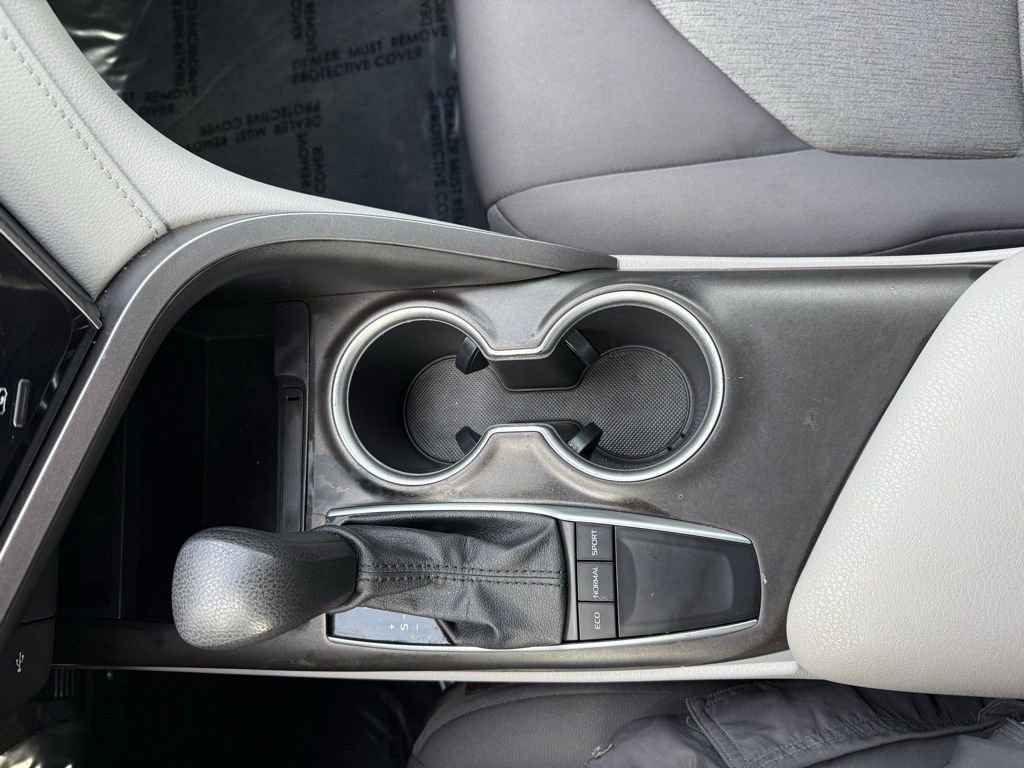 Used 2022 Toyota Camry LE image 23