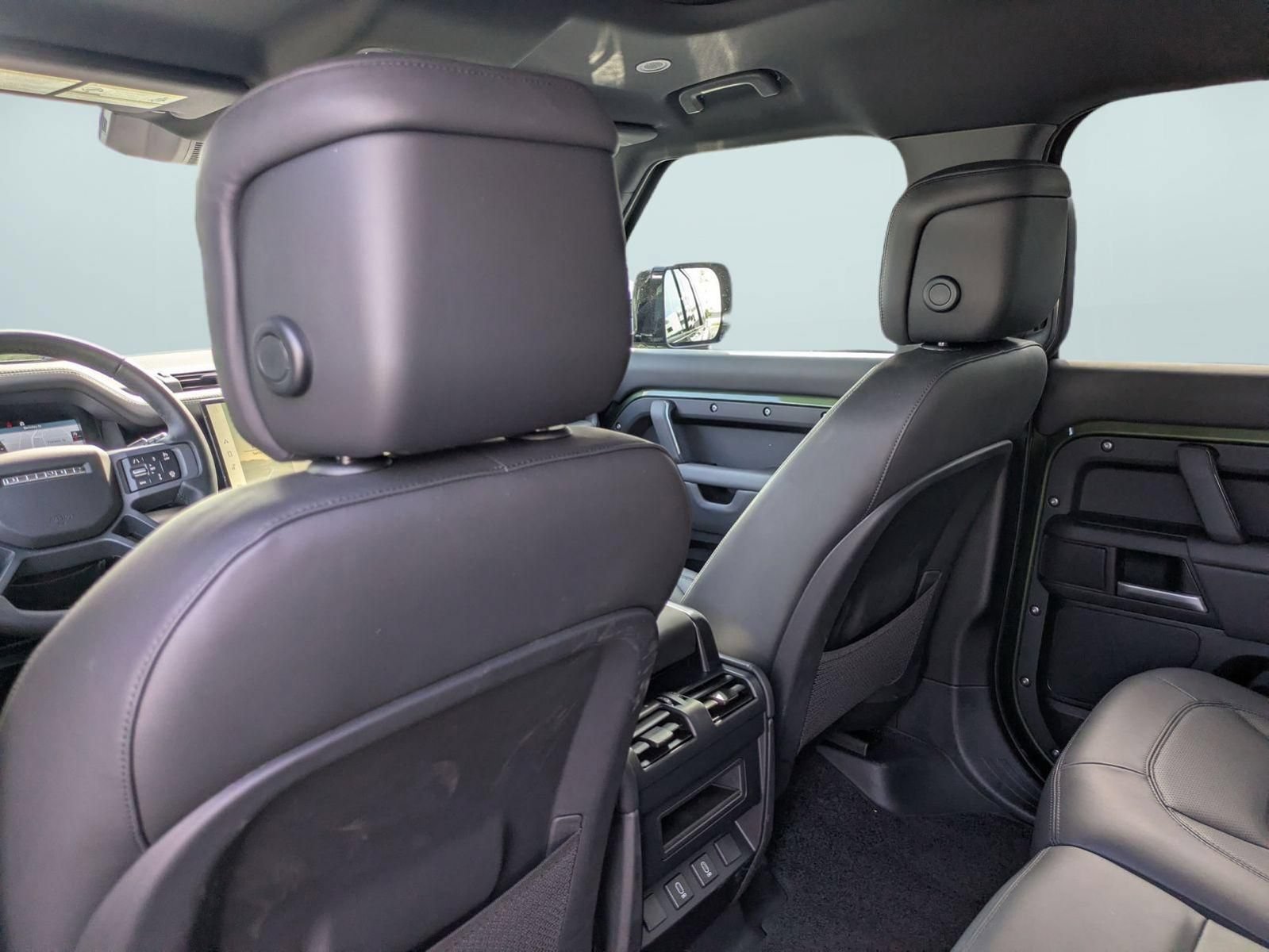 New 2026 Land Rover Defender 110 X-Dynamic SE AWD/4WD image 26