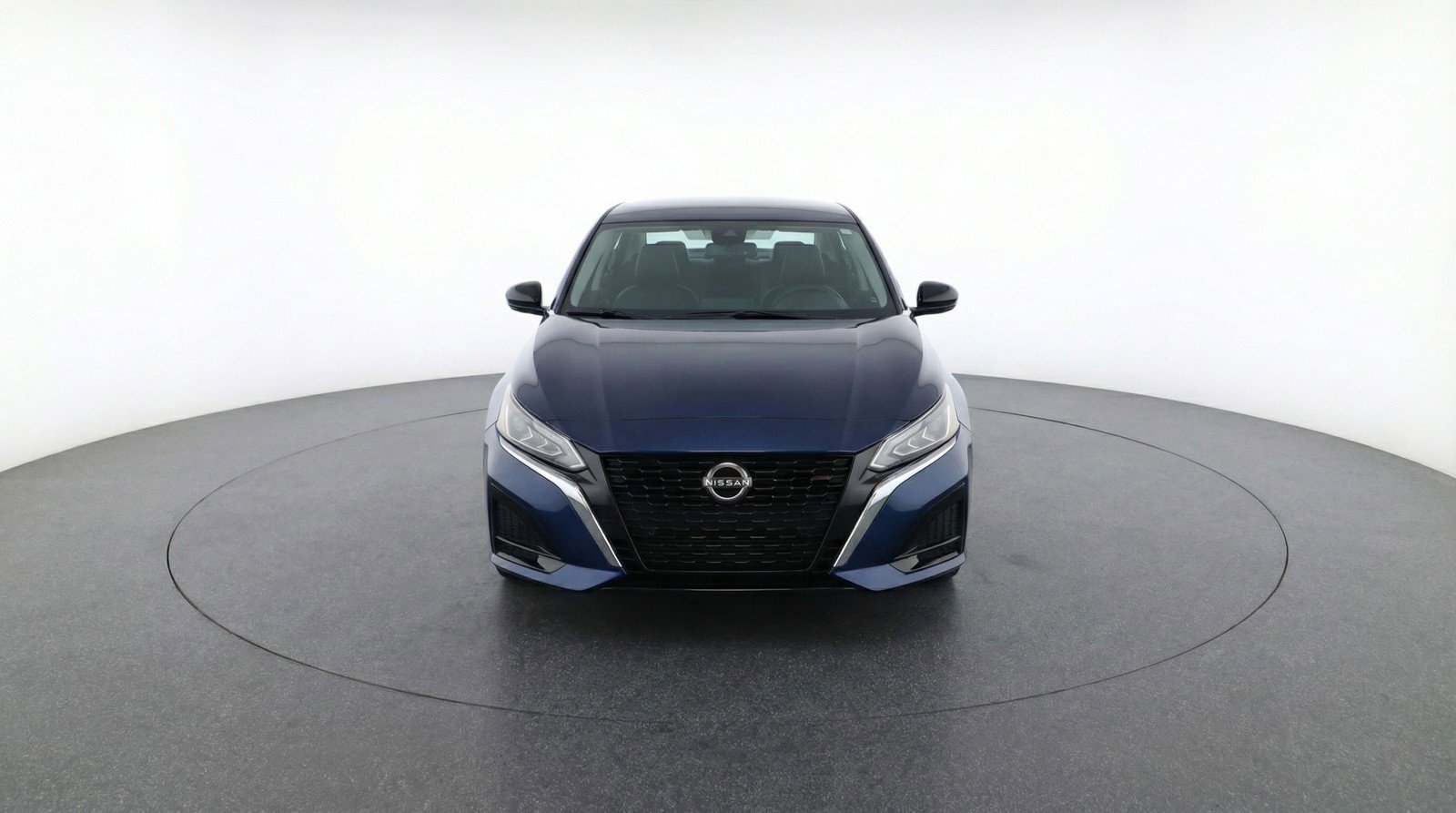 Used 2025 Nissan Altima 2.5 SV image 2