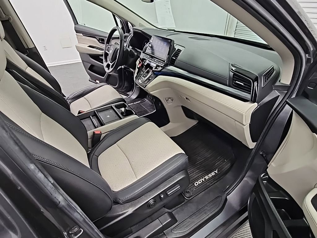 Used 2025 Honda Odyssey Elite image 40