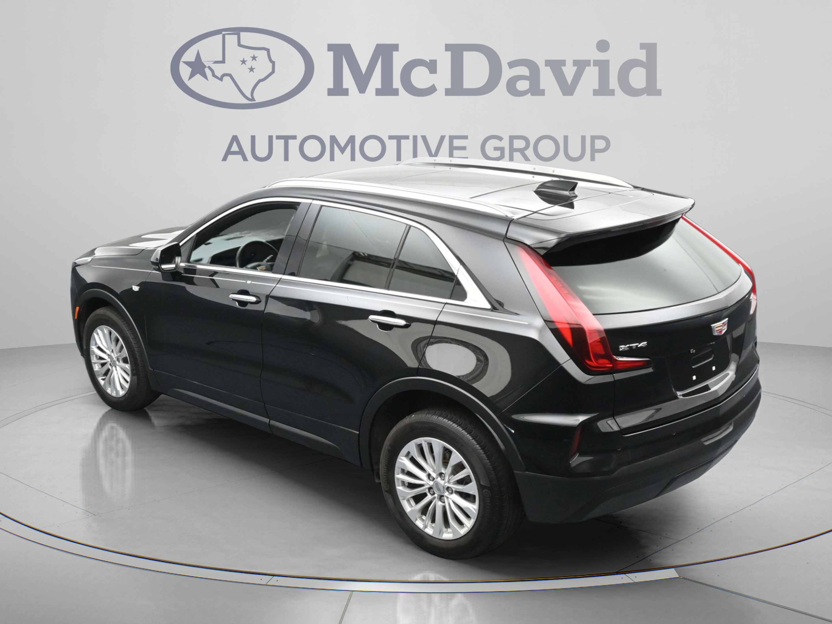 Used 2024 Cadillac XT4 Luxury w/ Cold Weather Package FWD image 37