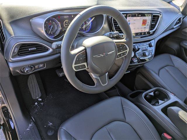 Certified 2026 Chrysler Pacifica Select image 10
