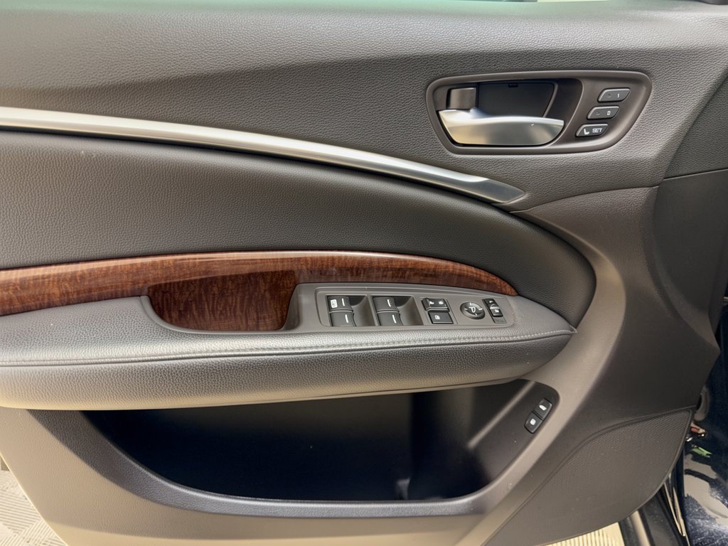 Used 2020 Acura MDX FWD image 14
