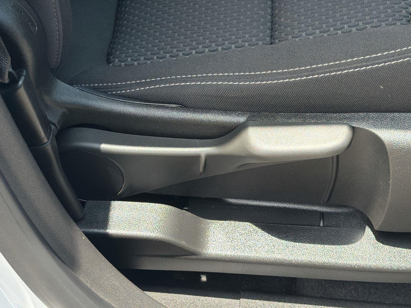Used 2022 GMC Terrain SLE w/ Driver Convenience Package FWD image 30
