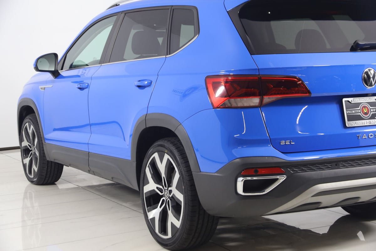 Used 2022 Volkswagen Taos SEL w/ Panoramic Sunroof Package AWD/4WD image 23