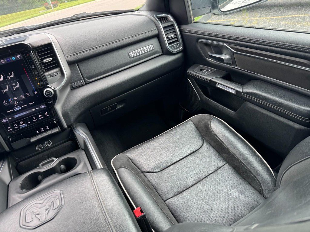 Used 2025 RAM 1500 Laramie AWD/4WD image 15