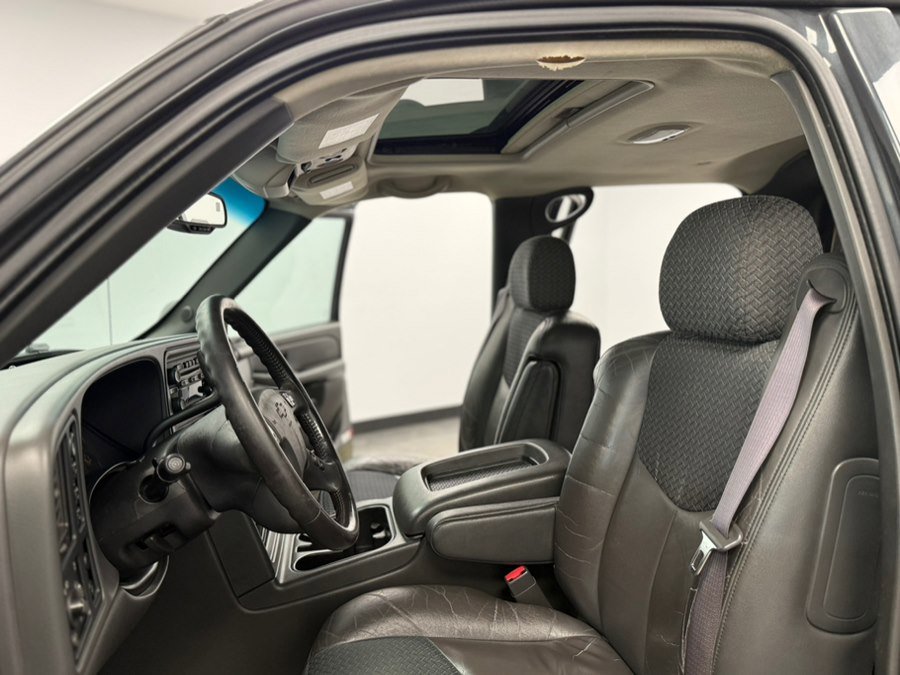 Used 2003 Chevrolet Avalanche 4x4 w/ Suspension Package, Off-Road image 40