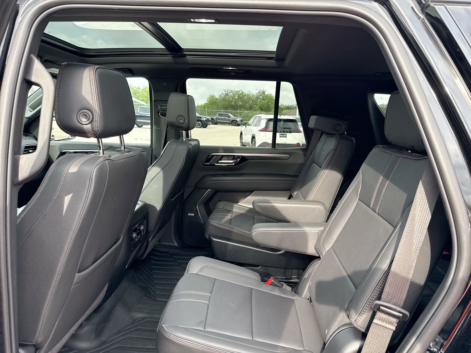 Used 2025 Chevrolet Tahoe RST w/ RST Capability Package AWD/4WD image 24